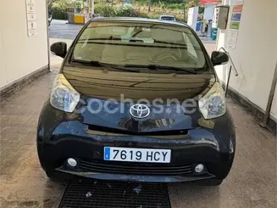 Usado Toyota iQ 99 CV (72 kW) 2011 Negro Utilitario