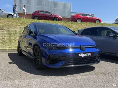 Usado VW Golf VIII R 333 CV (244 kW) 2023 Azul Berlina