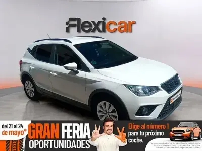 Usado Seat Arona Style Plus 110 CV (80 kW) 2021 Blanco SUV