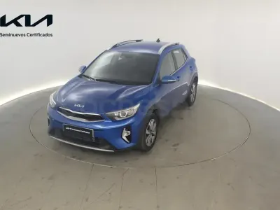 Usado Kia Stonic 100 CV (73 kW) 2025 Azul SUV