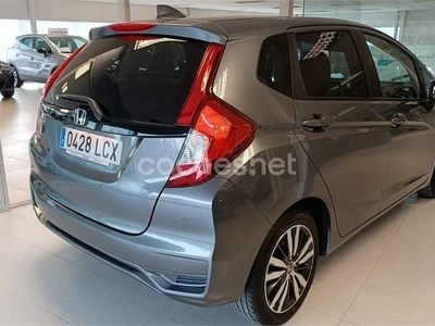 Usado Honda Jazz Elegance 102 CV (75 kW) 2019 Gris / plata Utilitario