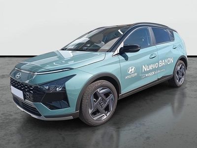 Usado Hyundai Bayon Blackline 100 CV (73 kW) 2024 Verde mangrove (techo negro) SUV