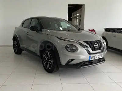 Usado Nissan Juke N-Connecta 114 CV (83 kW) 2025 Gris / plata SUV