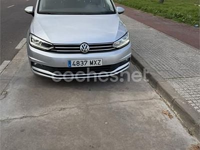 Usado VW Touran Sportline 150 CV (110 kW) 2019 Gris / plata Monovolumen