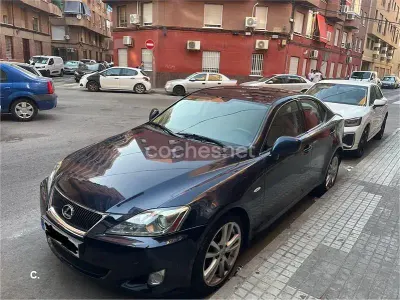 Usado Lexus IS220d Luxury Line 177 CV (130 kW) 2007 Azul Berlina