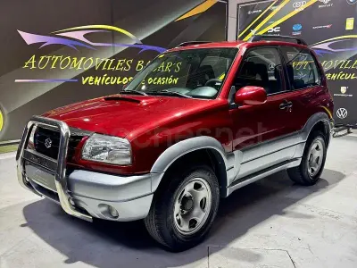 Usado Suzuki Grand Vitara 110 CV (80 kW) 2005 Granate SUV