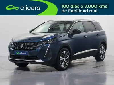Usado Peugeot 5008 Allure 130 CV (95 kW) 2024 Verde SUV
