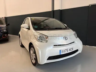 Usado Toyota iQ Multidrive S 98 CV (72 kW) 2011 Blanco Utilitario