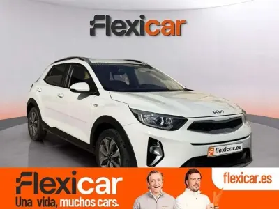 Usado Kia Stonic 84 CV (61 kW) 2022 Blanco SUV
