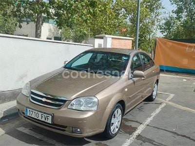Beige Usado 2007 Chevrolet Nubira SE Berlina | 3800 €