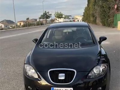 Usado Seat Leon Sport 105 CV (77 kW) 2007 Negro Utilitario