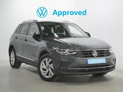 Usado VW Tiguan Life 150 CV (110 kW) 2021 Gris / plata SUV