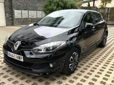 Usado Renault Mégane Life 115 CV (84 kW) 2014 Negro Berlina