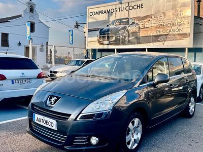 Gris / plata Usado 2010 Peugeot 5008 Premium Monovolumen | 8490 € (Precio justo)