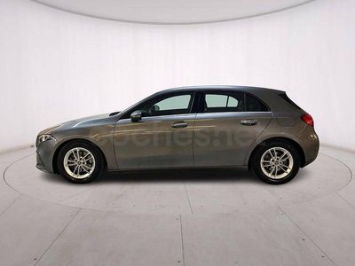 Usado Mercedes A180 116 CV (85 kW) 2019 Gris / plata Berlina