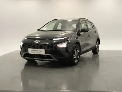 Usado Hyundai Bayon 100 CV (73 kW) 2022 Gris / plata SUV