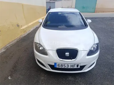 Begagnad Seat Leon Copa 90 HK (66 kW) 2011 Vit Halvkombi