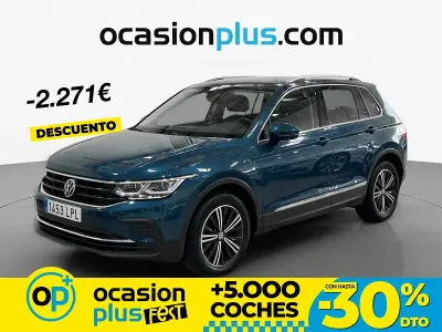 Usado VW Tiguan Life 150 CV (110 kW) 2021 Azul SUV