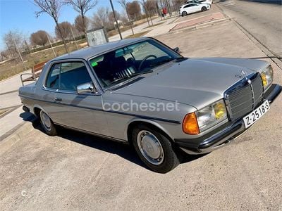 Usado Mercedes 230 132 CV (97 kW) 1988 Gris / plata Coupe