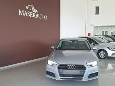 Usado Audi A4 Advanced 150 CV (110 kW) 2018 Gris Berlina