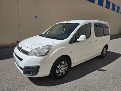 Usado Citroën Berlingo XTR 120 CV (88 kW) 2015 Blanco Monovolumen