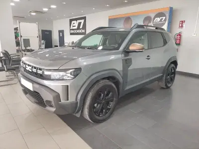 Usado Dacia Duster Extreme 130 CV (95 kW) 2025 Gris / plata SUV