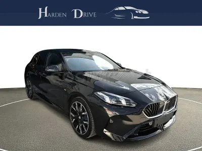 Begagnad BMW 120 M Sport 170 HK (125 kW) 2025 Svart Halvkombi
