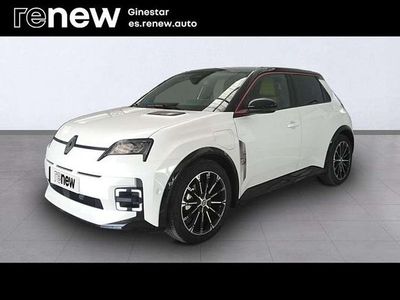 Begagnad Renault 5 E-Tech Iconic 88 kW (120 HK) 2025 Vit Sedan