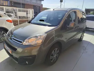 Usado Citroën Berlingo Feel 120 CV (88 kW) 2017 Gris Monovolumen