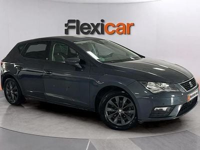 Usado Seat Leon Style 130 CV (95 kW) 2020 Gris Berlina