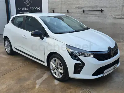 Usado Renault Clio V Evolution 100 CV (73 kW) 2025 Blanco Berlina