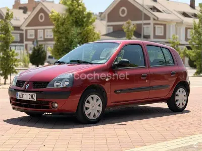 Usado Renault Clio II Expression 60 CV (44 kW) 2003 Granate Berlina