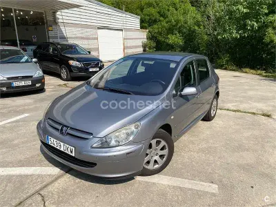 Usado Peugeot 307 110 CV (80 kW) 2005 Gris / plata Berlina