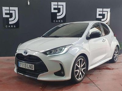 Usado Toyota Yaris Hybrid Style 116 CV (85 kW) 2021 Blanco Utilitario