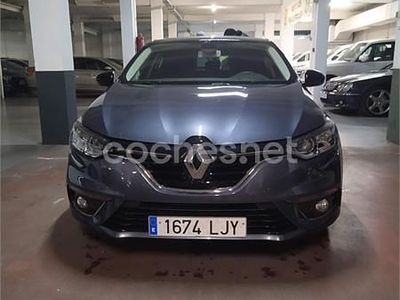 Usado Renault Mégane IV LIMITED 115 CV (84 kW) 2020 Gris / plata Berlina