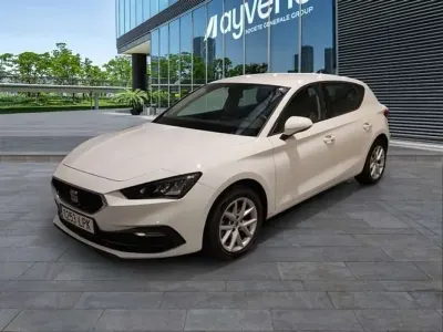 Usado Seat Leon Style 116 CV (85 kW) 2021 Blanco Utilitario