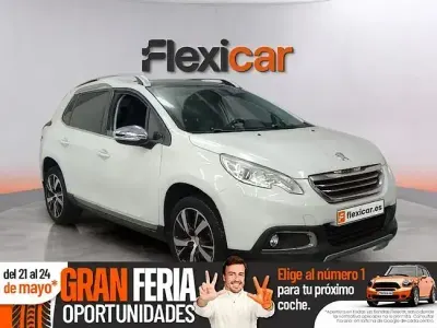 Usado Peugeot 2008 Active 110 CV (80 kW) 2015 Blanco SUV