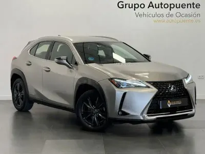 Usado Lexus UX Business Edition 184 CV (135 kW) 2022 Gris / plata SUV