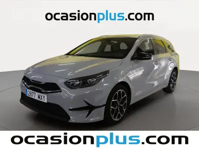 Käytetty Kia Ceed Style 100 HP (73 kW) 2025 Harmaa Viistoperä
