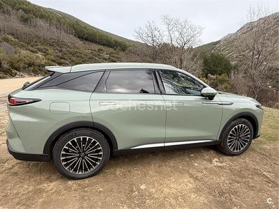 Usado Omoda 9 537 CV (394 kW) 2025 Verde SUV