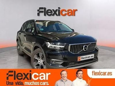 Begagnad Volvo XC40 Momentum 163 HK (119 kW) 2021 Svart SUV
