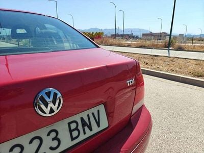 Granate Usado 2001 VW Bora Conceptline Berlina | 3499 €