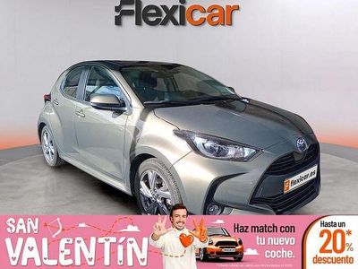 Gris Usado 2024 Toyota Yaris Hybrid Active Berlina | 20.490 € (Precio justo)