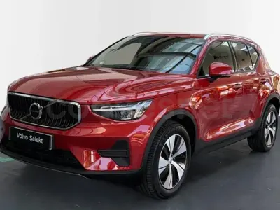 Usado Volvo XC40 Core 163 CV (119 kW) 2025 Rojo SUV