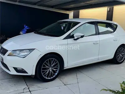 Usado Seat Leon I-Tech 105 CV (77 kW) 2015 Blanco Berlina