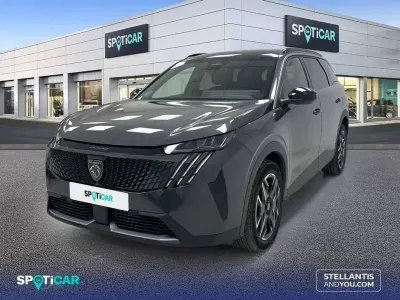 Usado Peugeot 5008 Allure 147 CV (108 kW) 2025 Gris SUV