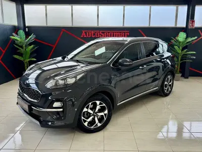 Usado Kia Sportage GT-Line 136 CV (100 kW) 2019 Azul SUV