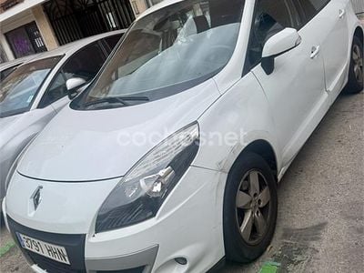 Blanco Usado 2011 Renault Scénic III Dynamique Monovolumen | 4500 € (Precio justo)