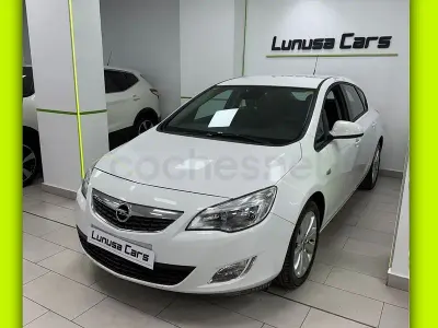 Usado Opel Astra Sport 110 CV (80 kW) 2011 Blanco Berlina
