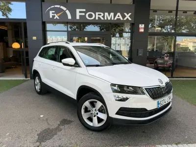 Usado Skoda Karoq Ambition 150 CV (110 kW) 2021 Blanco SUV